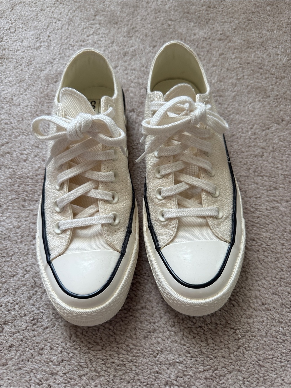 Converse Chuck Taylor All Stars Low Top Sneakers - Cream/Ivory